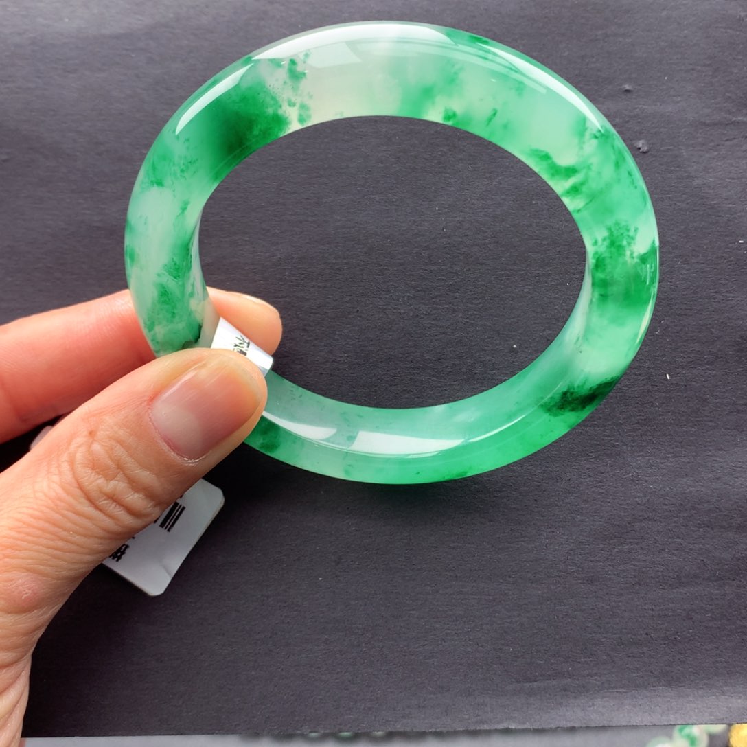 【闪购商品】未镶嵌手镯石英质玉子**师