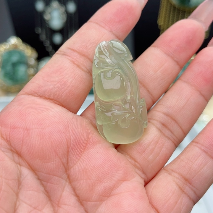 未镶嵌岫玉颈饰岫玉吊坠