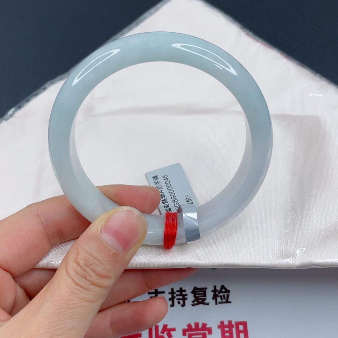 ꕥ***ঞ翡翠未镶嵌手镯蓝底