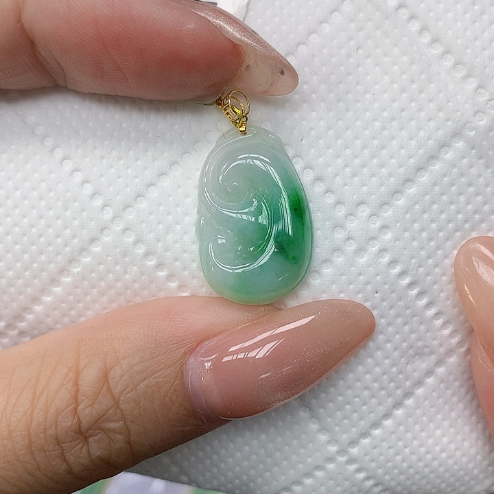 颈饰18K金镶嵌翡翠