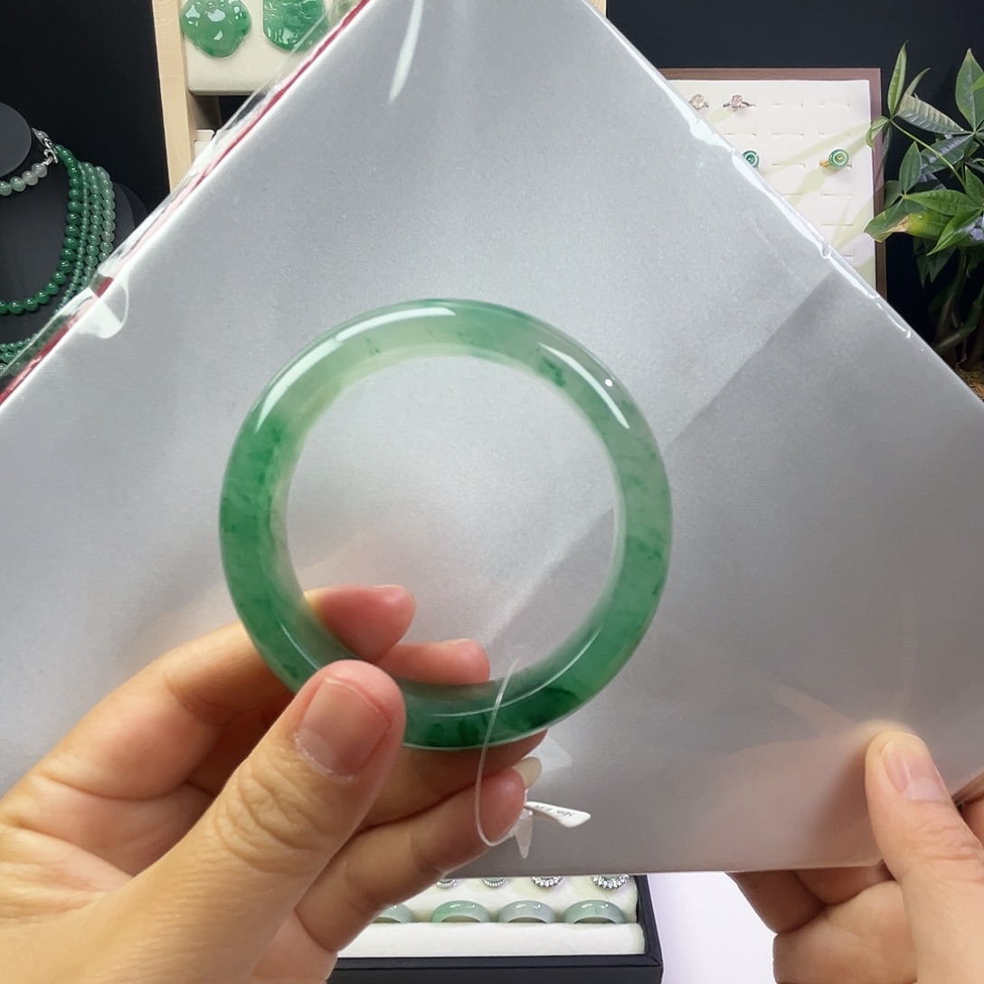 石英质玉未镶嵌手镯51.3