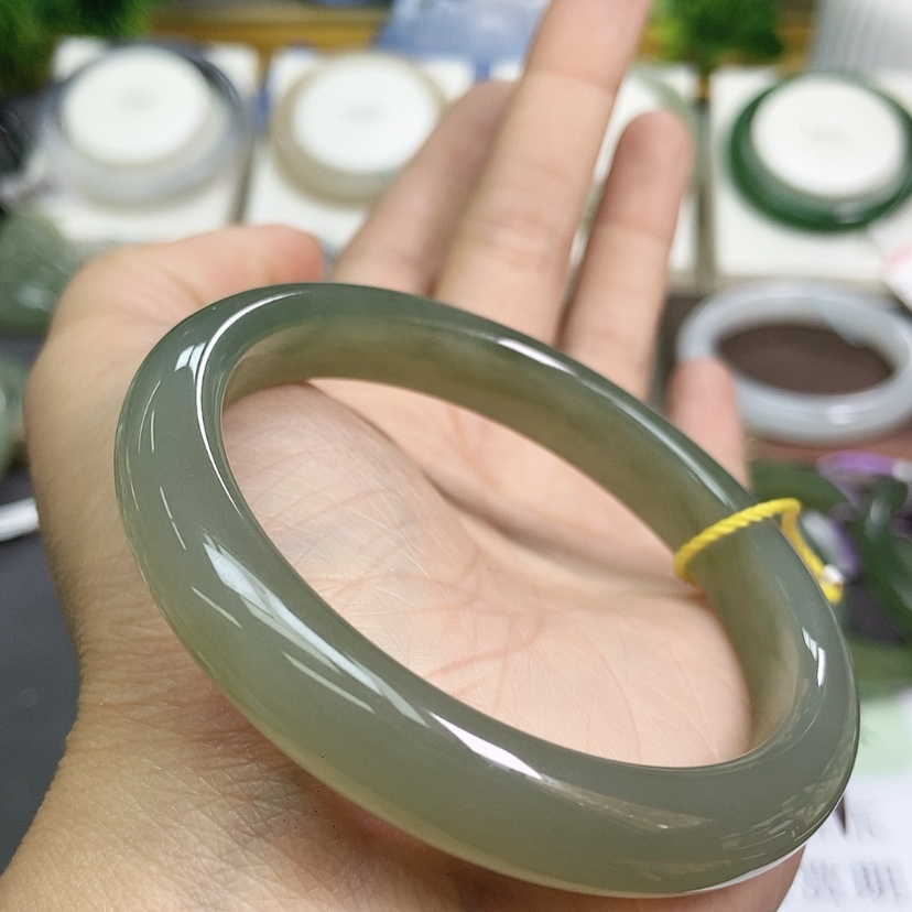 【闪购商品】和田玉手镯未镶嵌