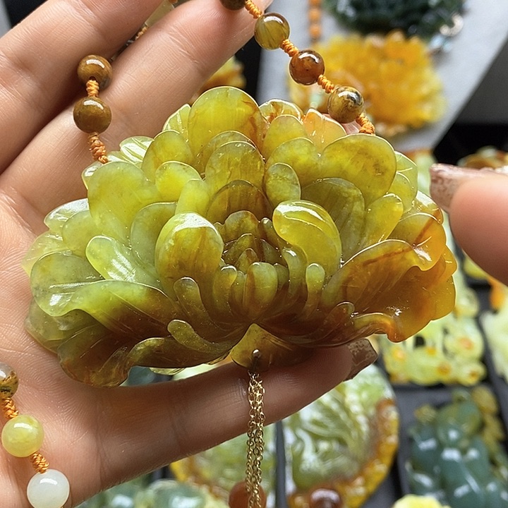 蛇纹石玉挂件未镶嵌