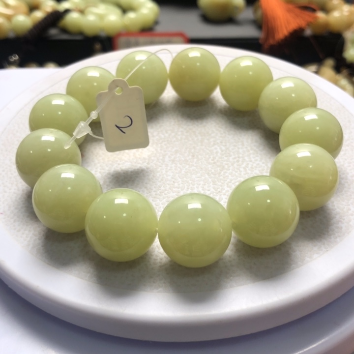 和田玉手串未镶嵌卡18