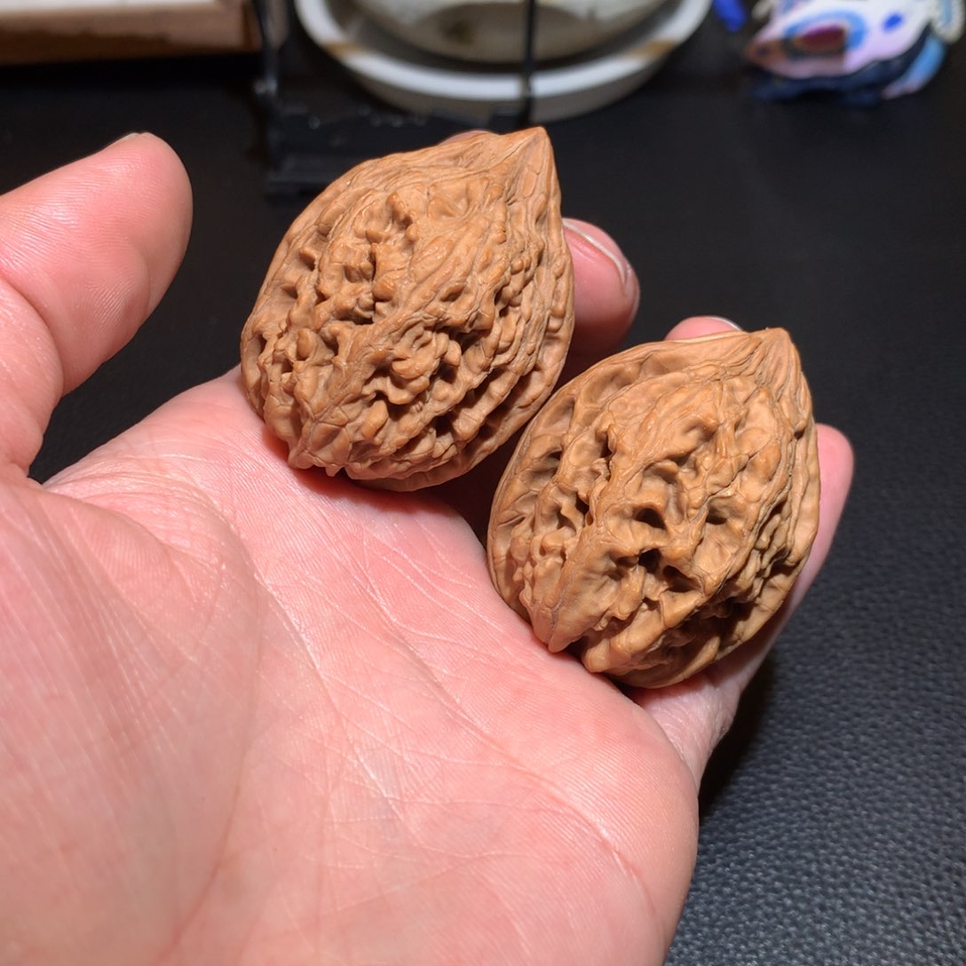文玩核桃把件阡**墨大沽石