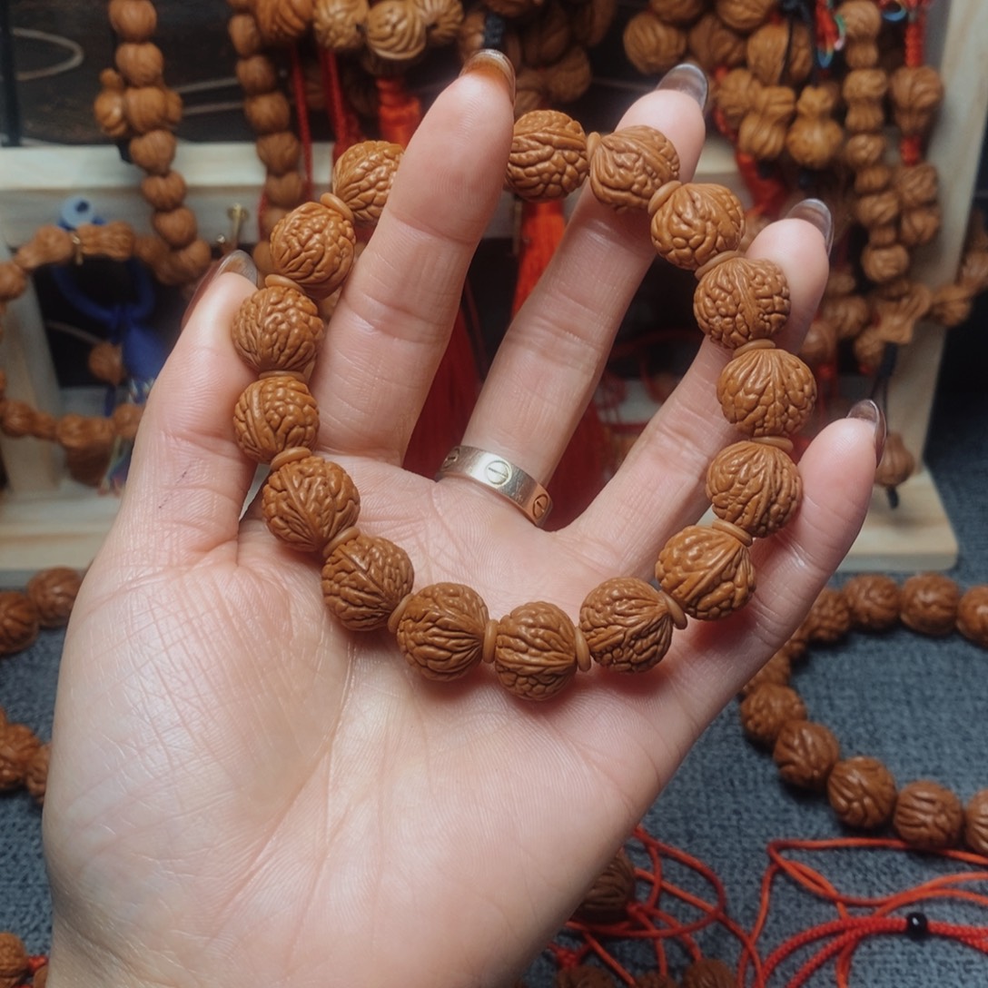 桃核吊坠龙纹桃枭