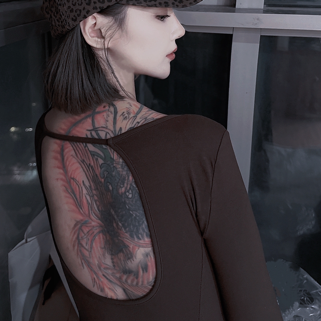 筱暖孤品服装长袖专属店秋冬夏季网红薄款印花打底衫内搭