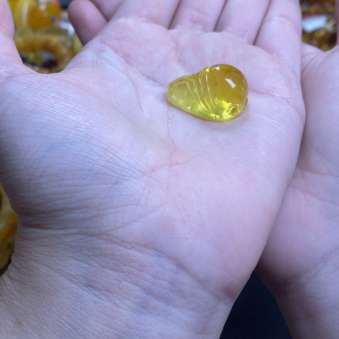 琥珀未镶嵌珠宝奇石