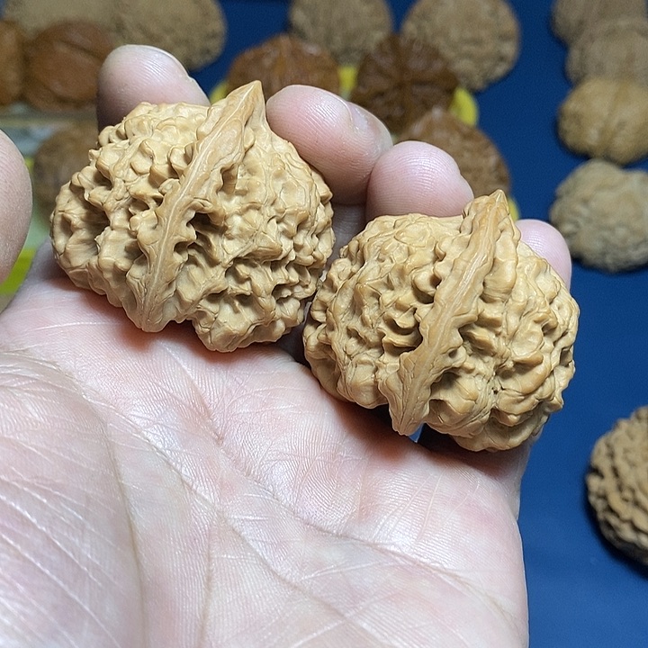 文玩核桃把件2号，47尺麒麟纹官帽