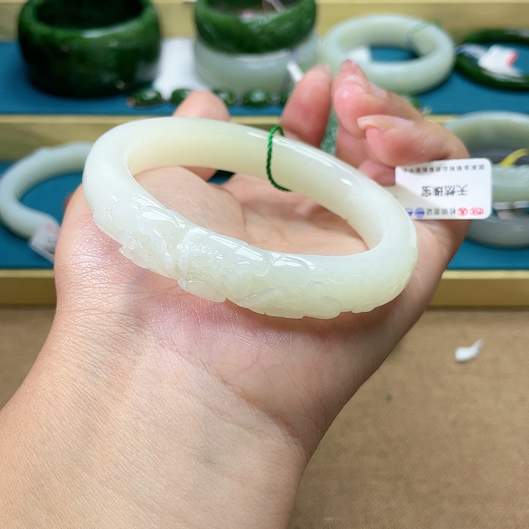 【闪购商品】和田玉手镯6061圈口24未镶嵌