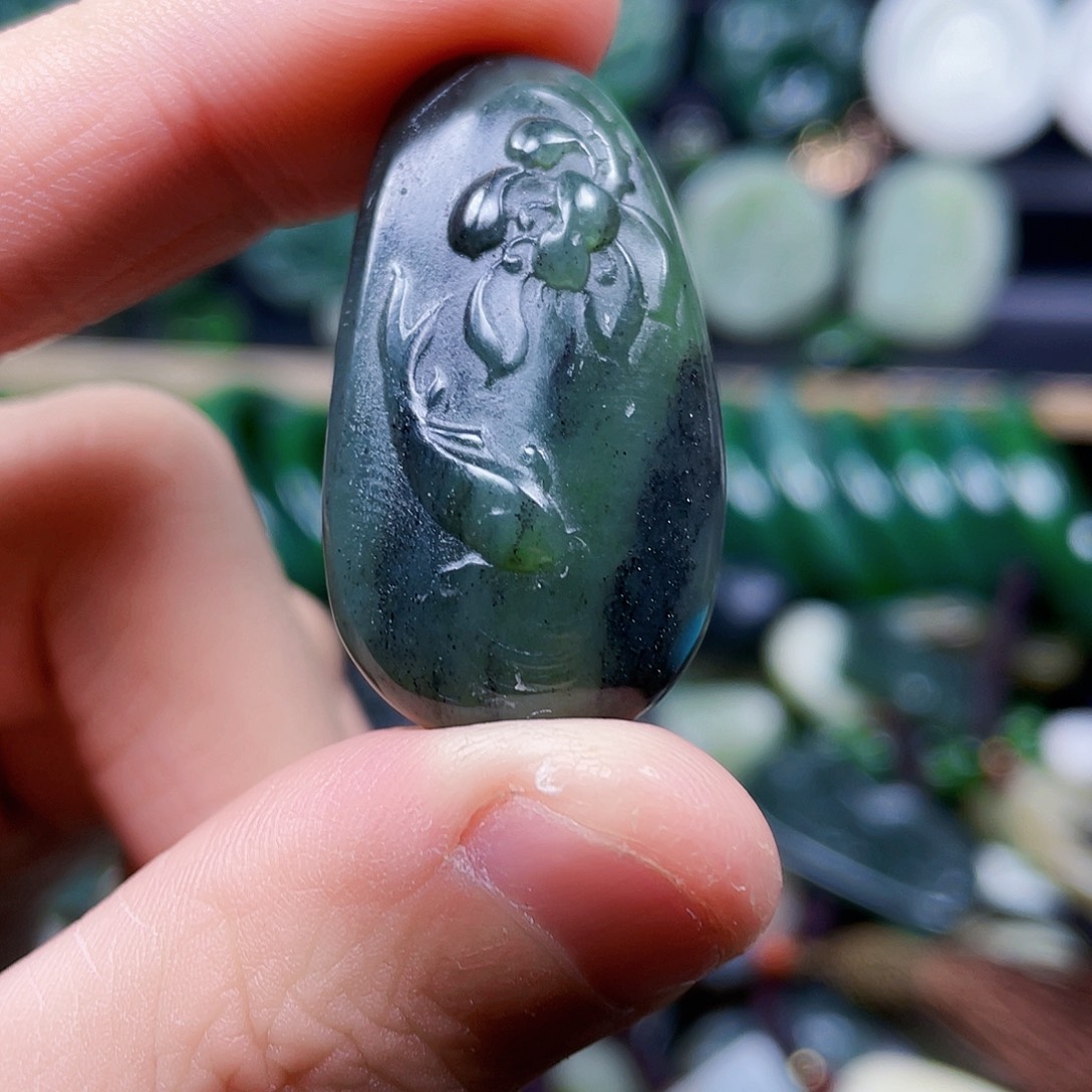 和田玉未镶嵌珠宝奇石