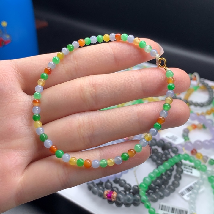 翡翠手镯未镶嵌卡