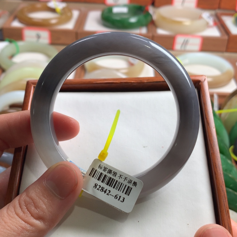 【闪购商品】和田玉手镯未镶嵌56.7