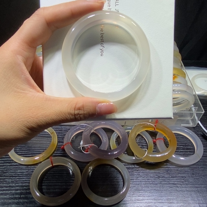 玛瑙/玉髓手镯未镶嵌