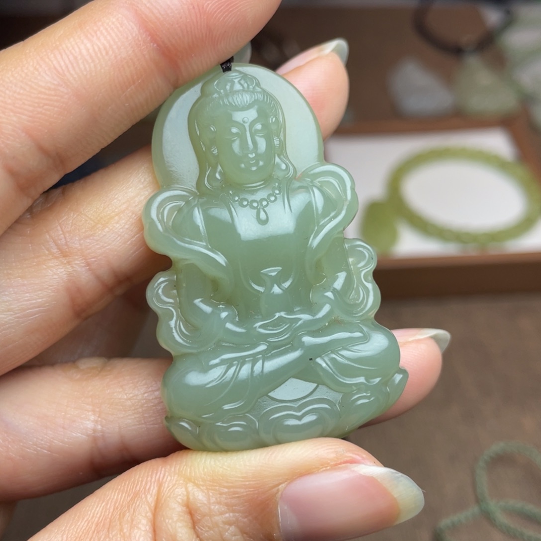 和田玉未镶嵌颈饰