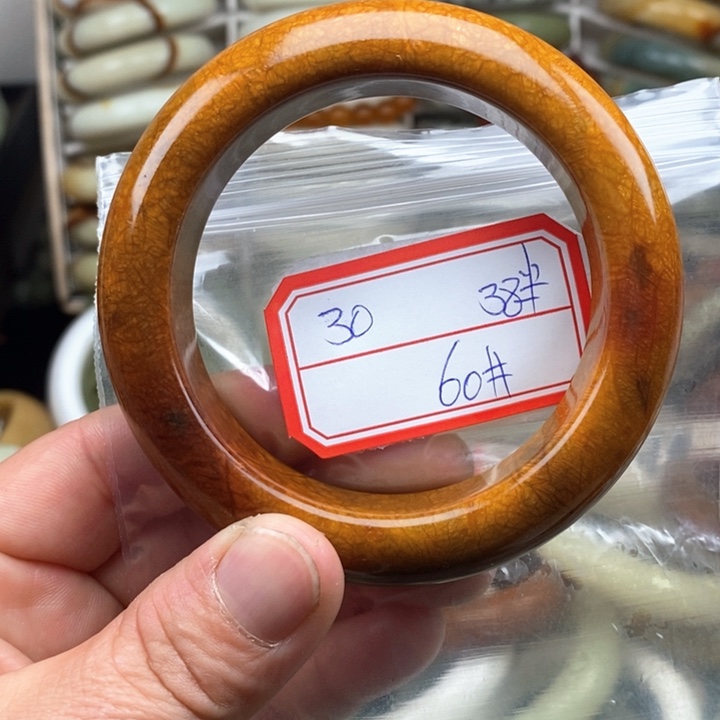 未镶嵌蛇纹石玉颈饰