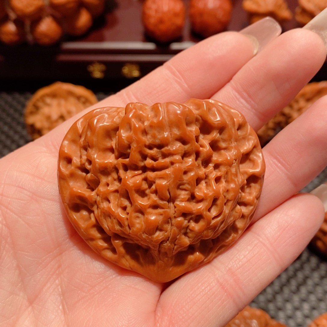 文玩核桃把件 桃心