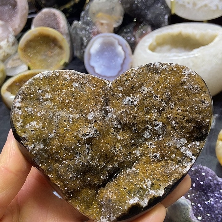 水晶未镶嵌珠宝半成品黄金爱心