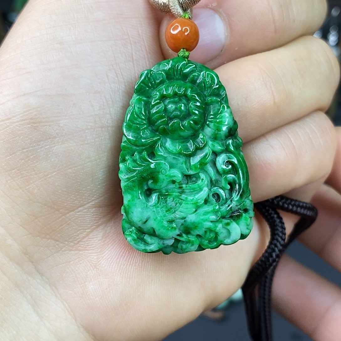 颈饰未镶嵌翡翠吊坠