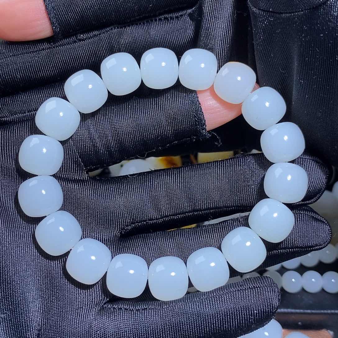 和田玉吊坠(不含链)未镶嵌星*?