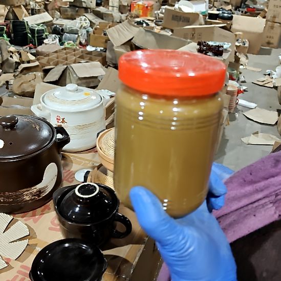 绿泥盘子碗茶壶啥都有
