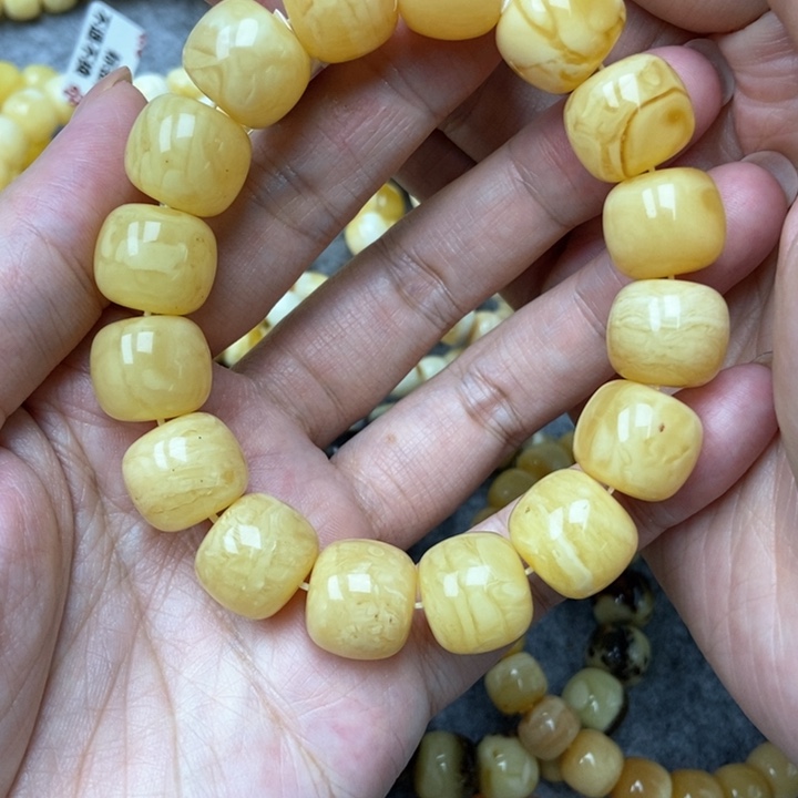 琥珀未镶嵌珠宝奇石25