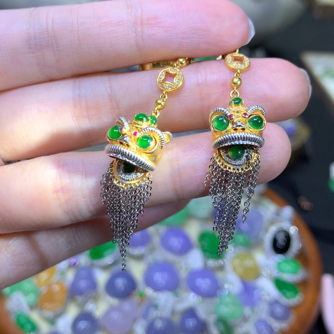 【闪购商品】翡翠颈饰18K金镶嵌翡翠吊坠项链