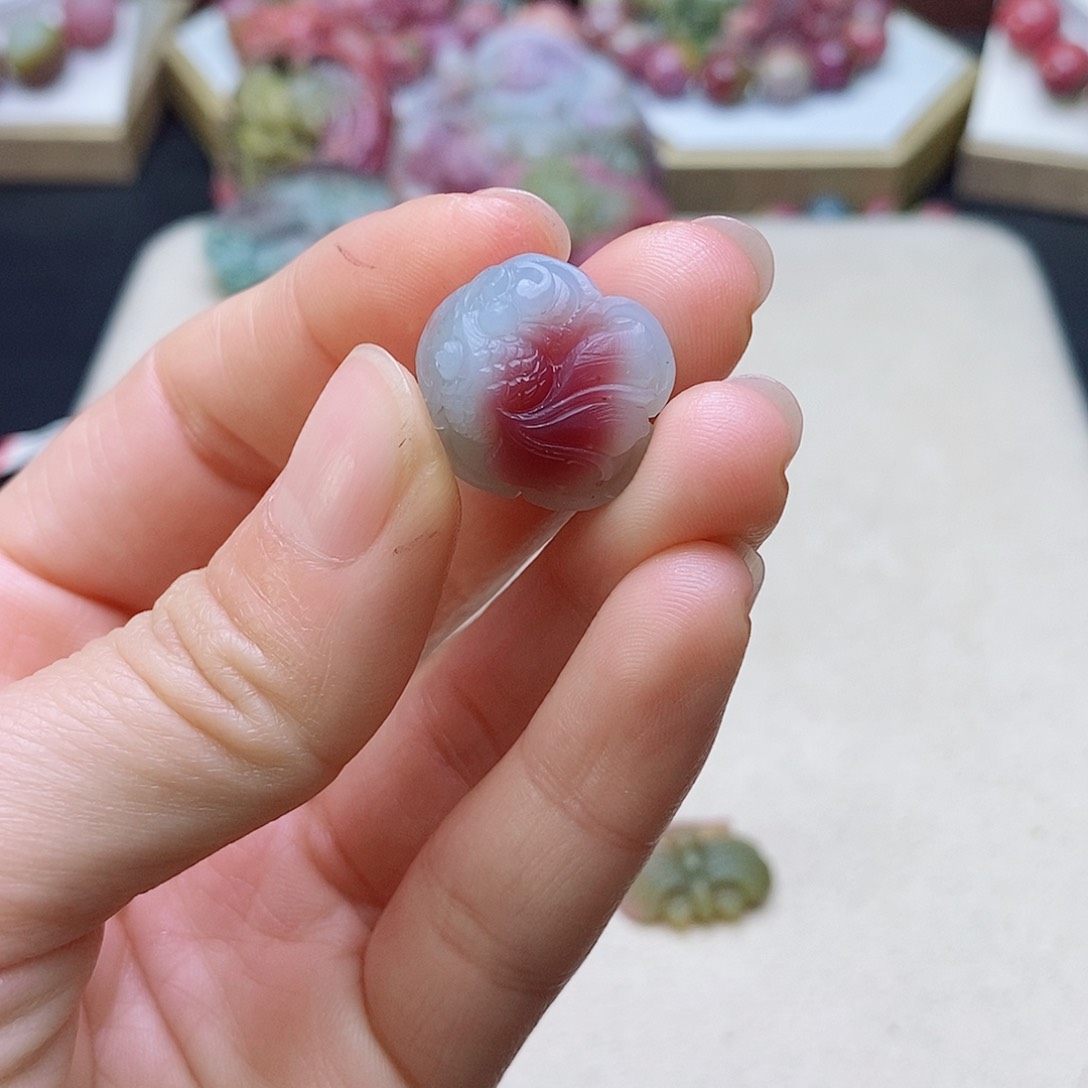 玛瑙/玉髓珠宝奇石未镶嵌裁****裳盐源玛瑙定制