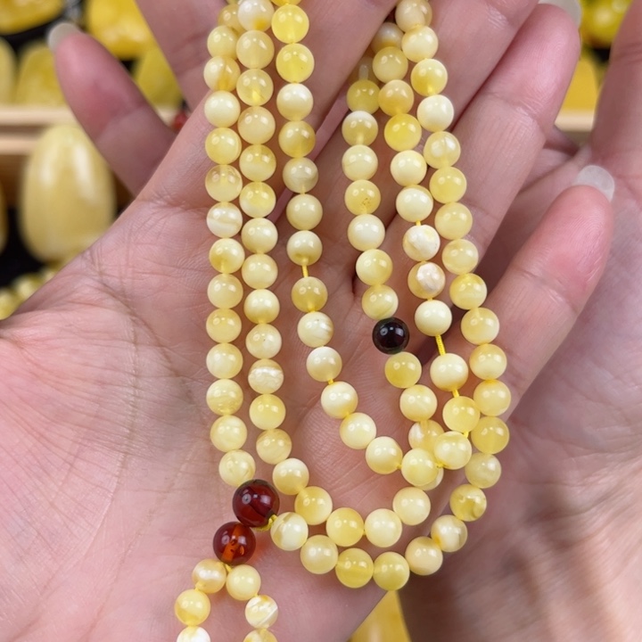 琥珀珠宝奇石未镶嵌琥珀，多样性发其一