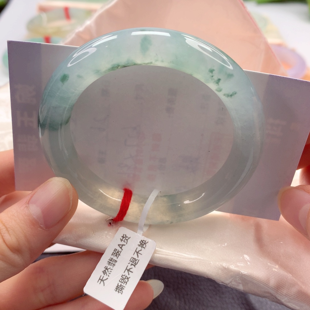 翡翠手镯（圆镯）未镶嵌 52 冰透起光