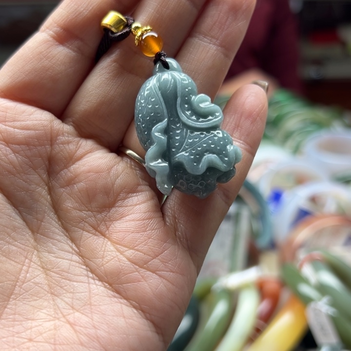 翡翠未镶嵌颈饰88888888888899