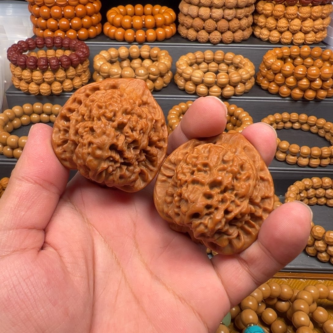 文玩核桃把件麒麟纹