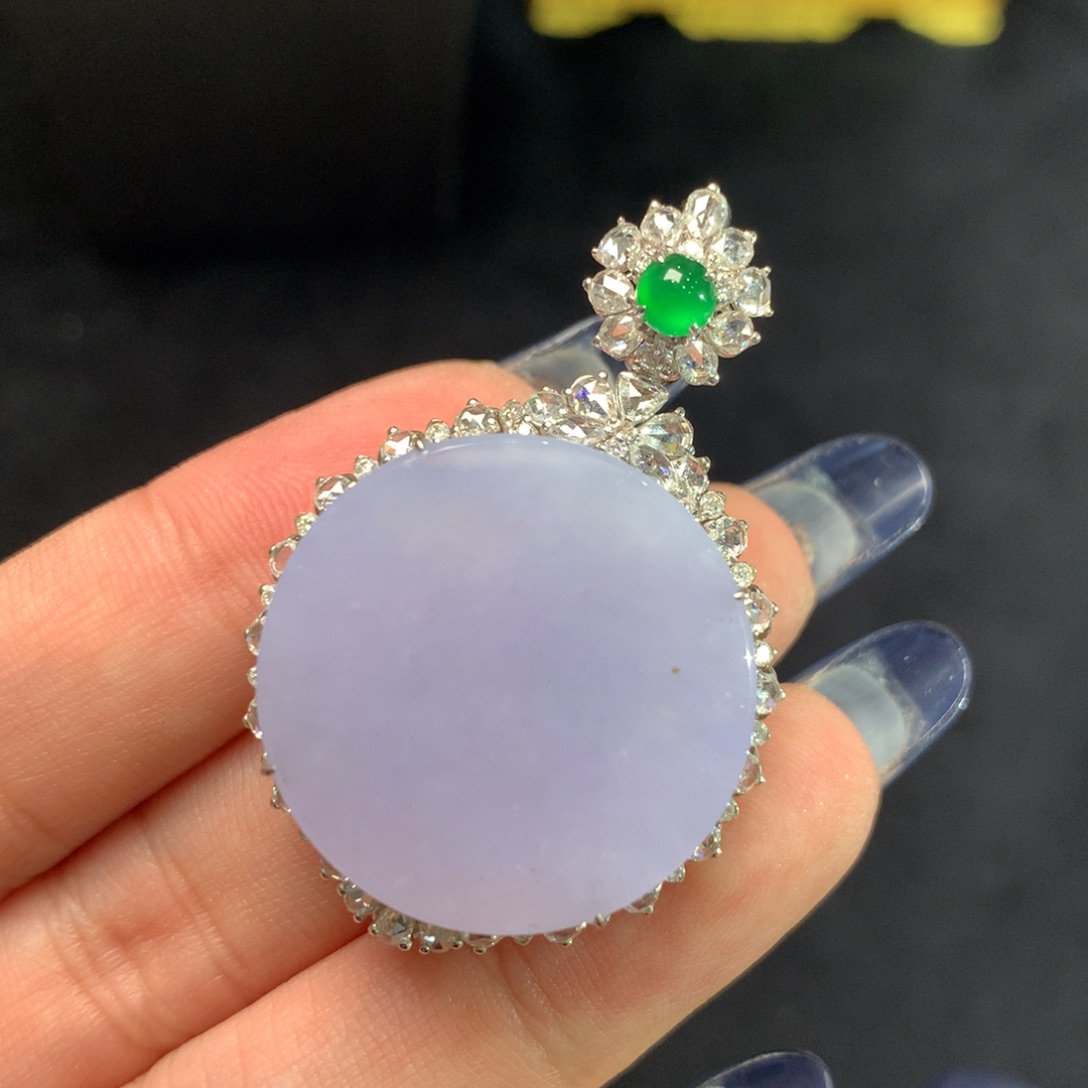 翡翠挂件18K金镶嵌圆牌