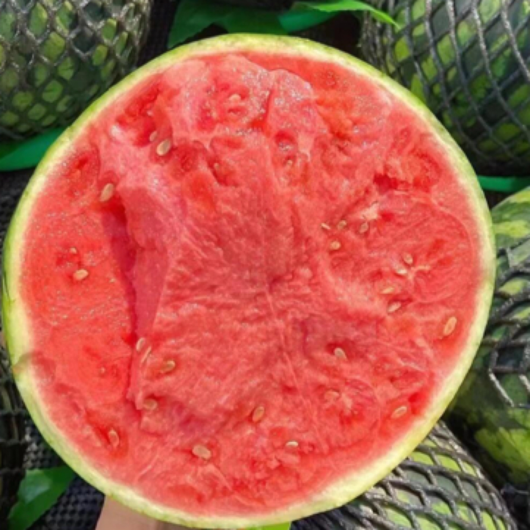 半个麒麟西瓜3-4斤左右，品牌，果大小不等同城配海南省
