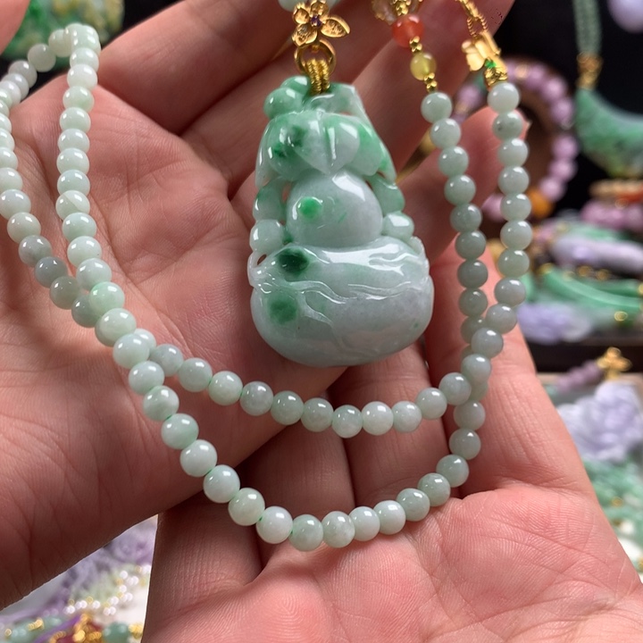 翡翠未镶嵌颈饰吊坠