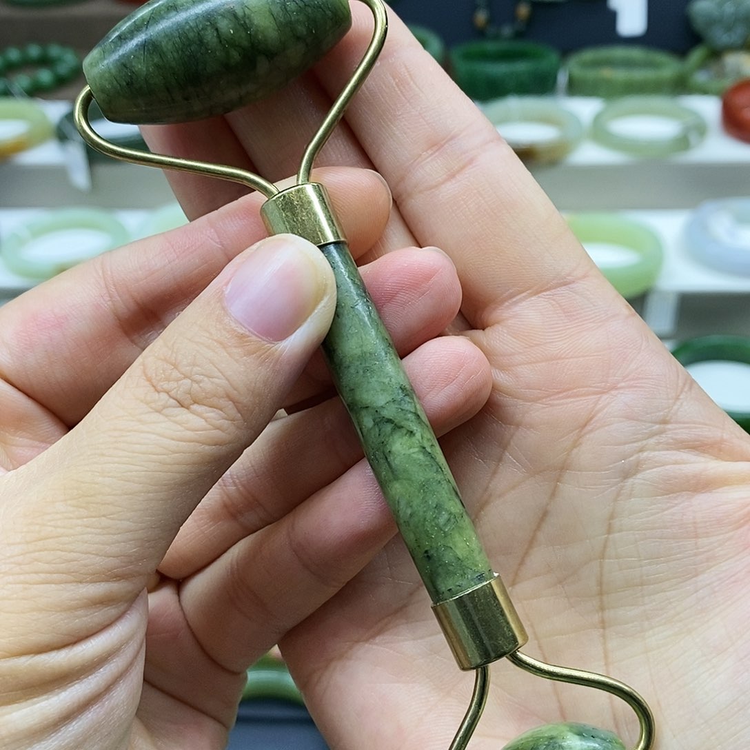 【闪购商品】未镶嵌岫玉颈饰美容仪