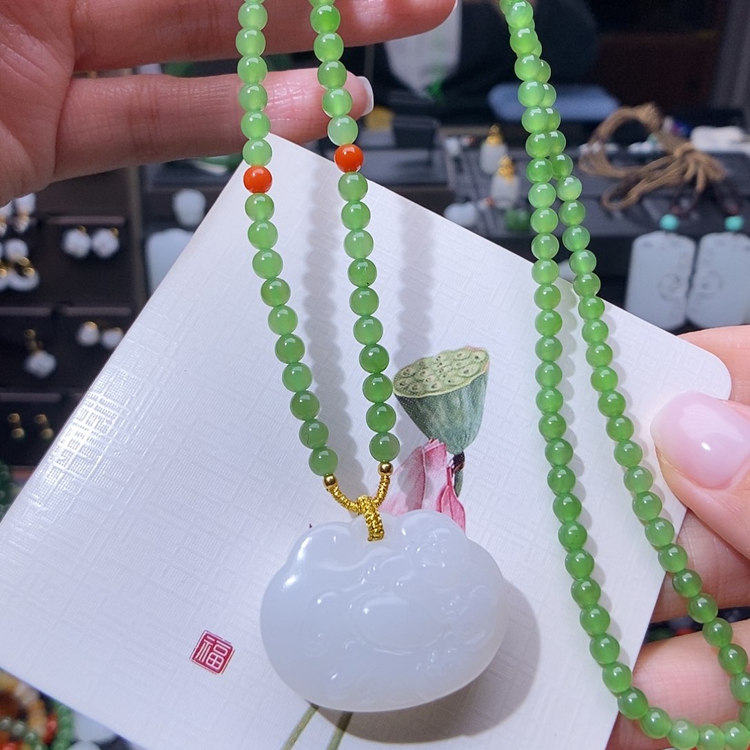 和田玉挂件未镶嵌