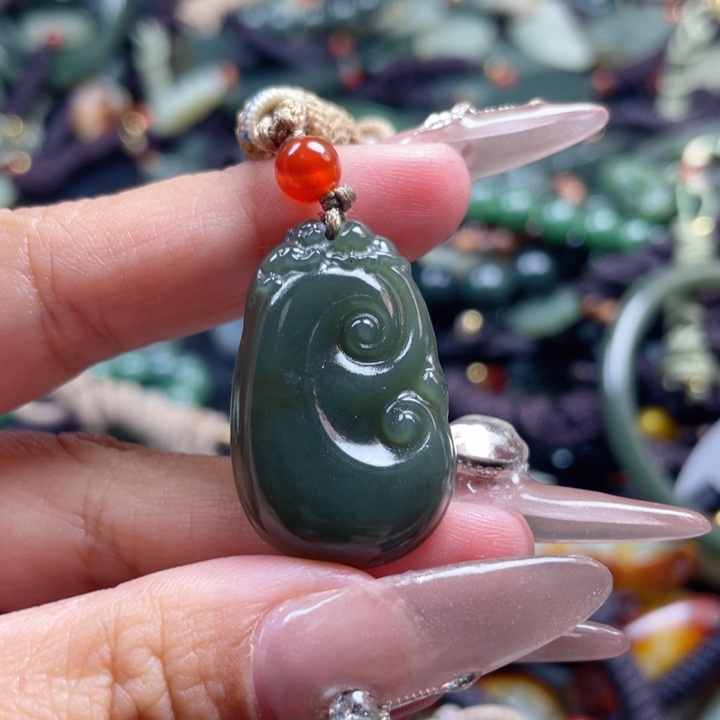 和田玉颈饰未镶嵌