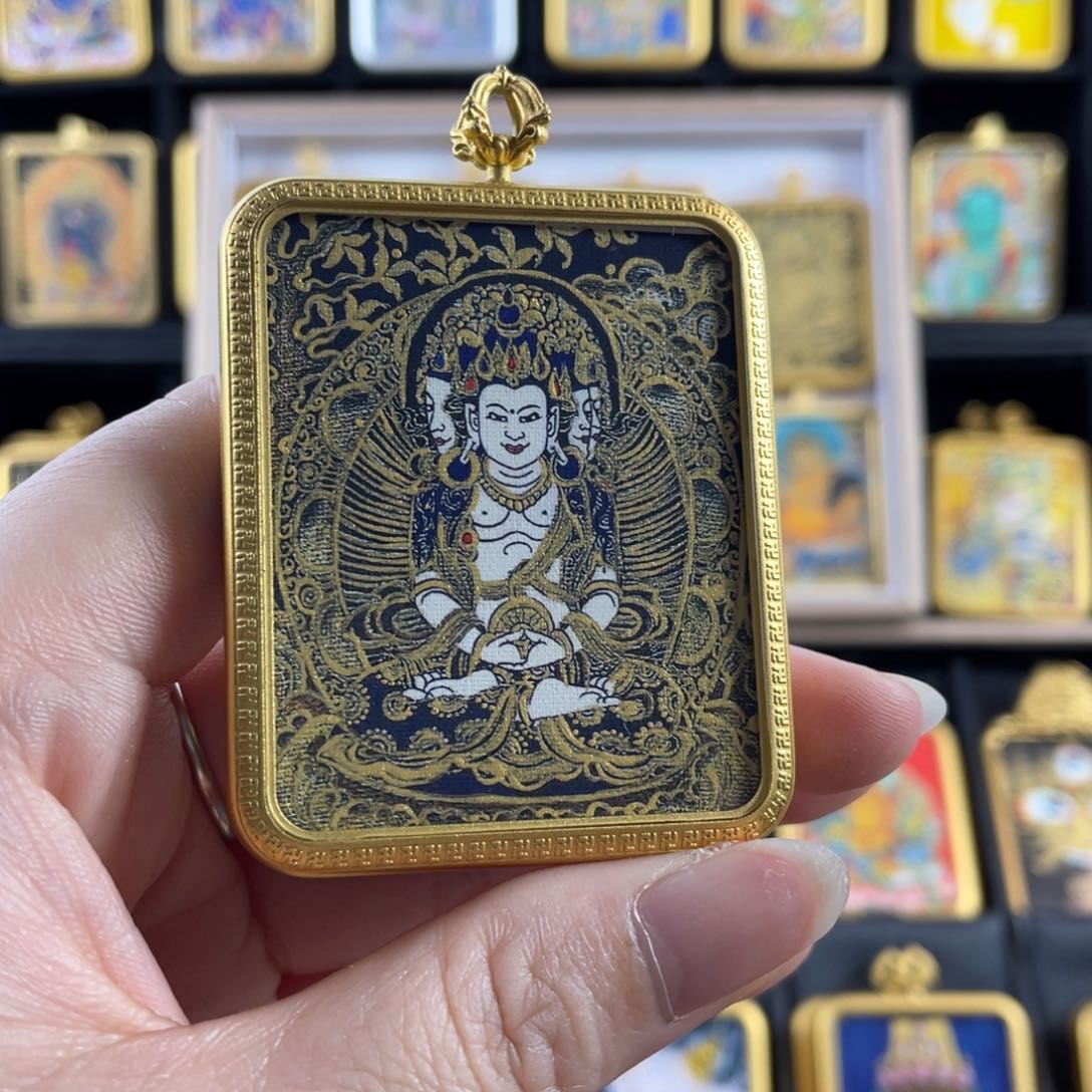 吊坠美丽的唐卡在这里结缘