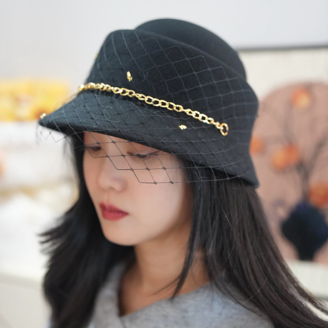 气质秋冬小香风礼帽郁金香圆顶法式定型帽女网纱链条千金百搭时尚