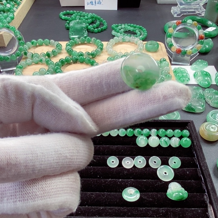 石英质玉吊坠(不含链)未镶嵌