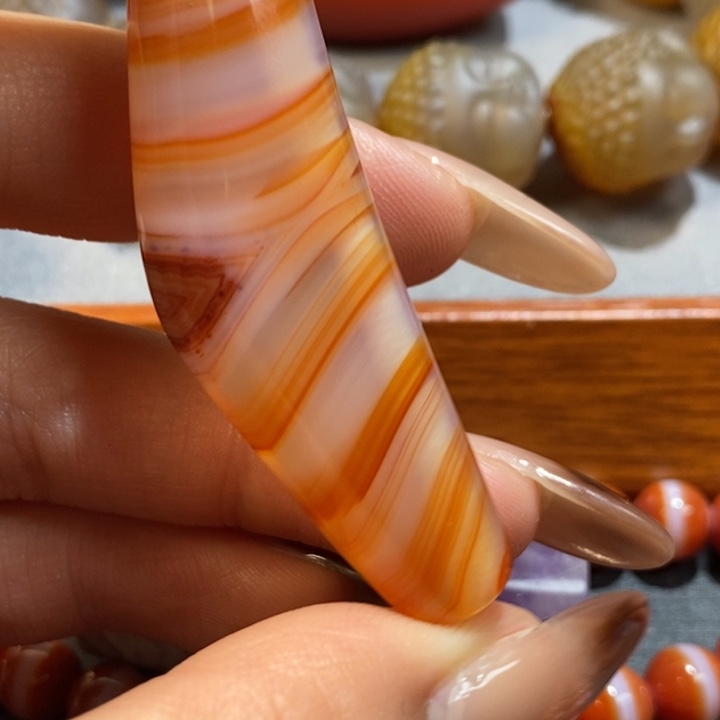 中***工玛瑙/玉髓未镶嵌颈饰