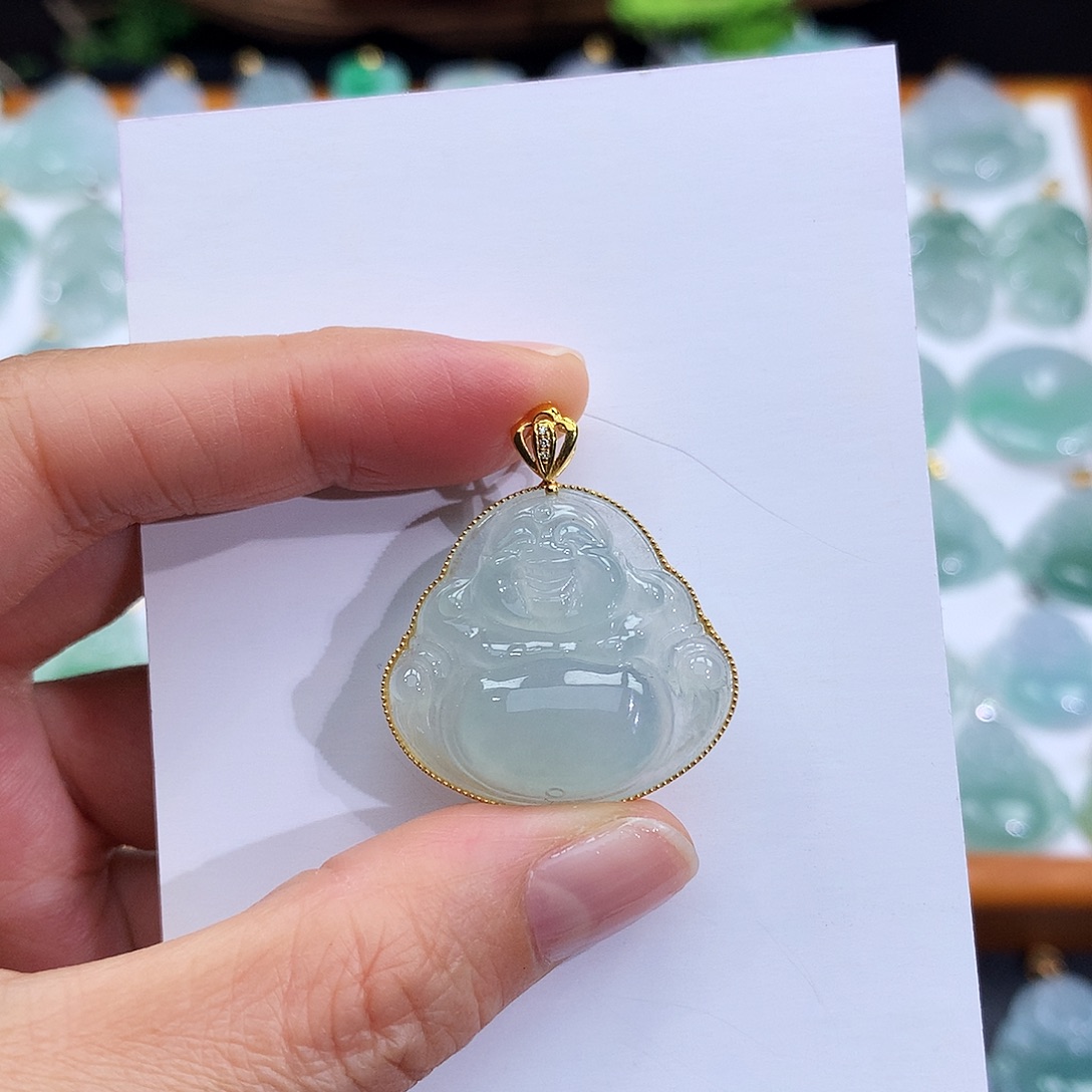 翡翠18K金镶嵌颈饰翡翠吊坠