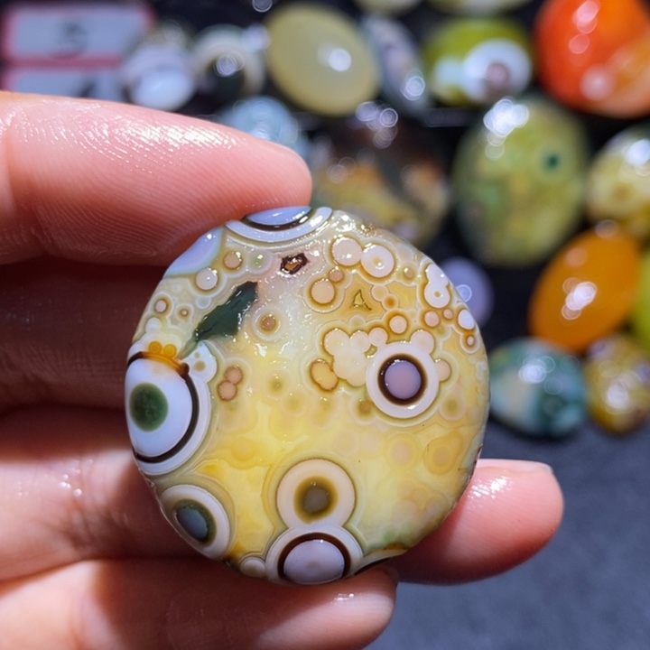 未镶嵌玛瑙/玉髓珠宝奇石