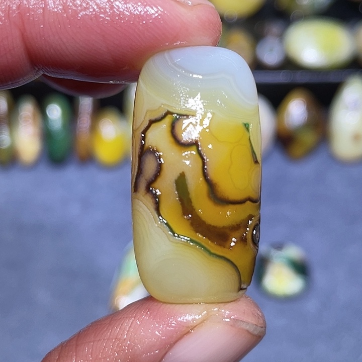 玛瑙/玉髓未镶嵌珠宝奇石