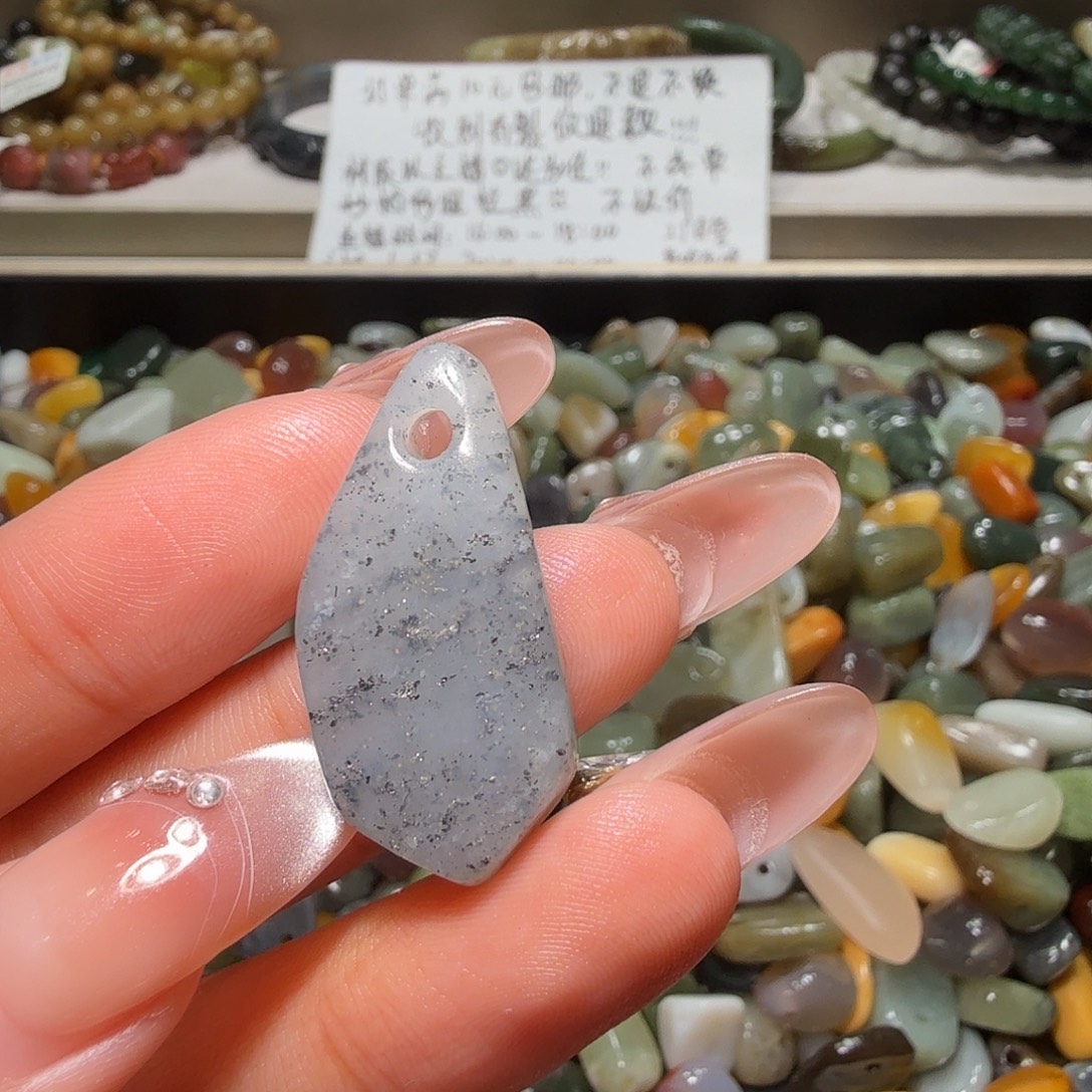 和田玉未镶嵌珠宝奇石
