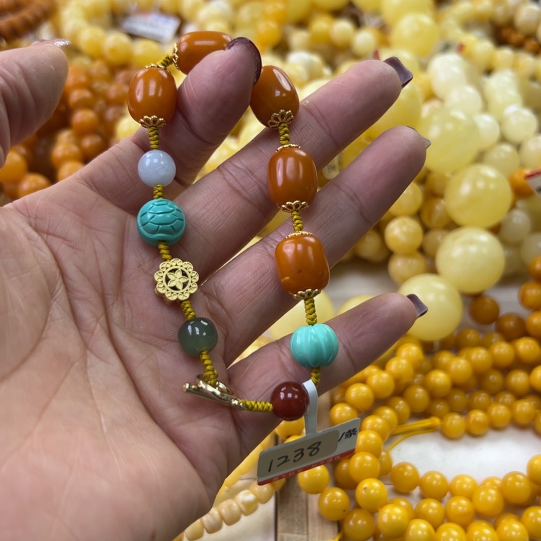 琥珀珠宝奇石未镶嵌