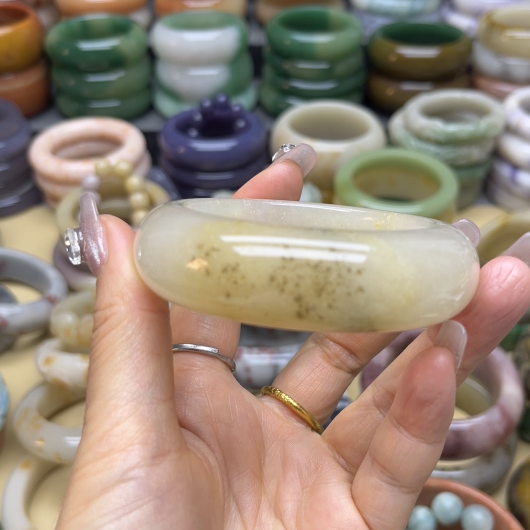 石英质玉手镯未镶嵌不退有瑕