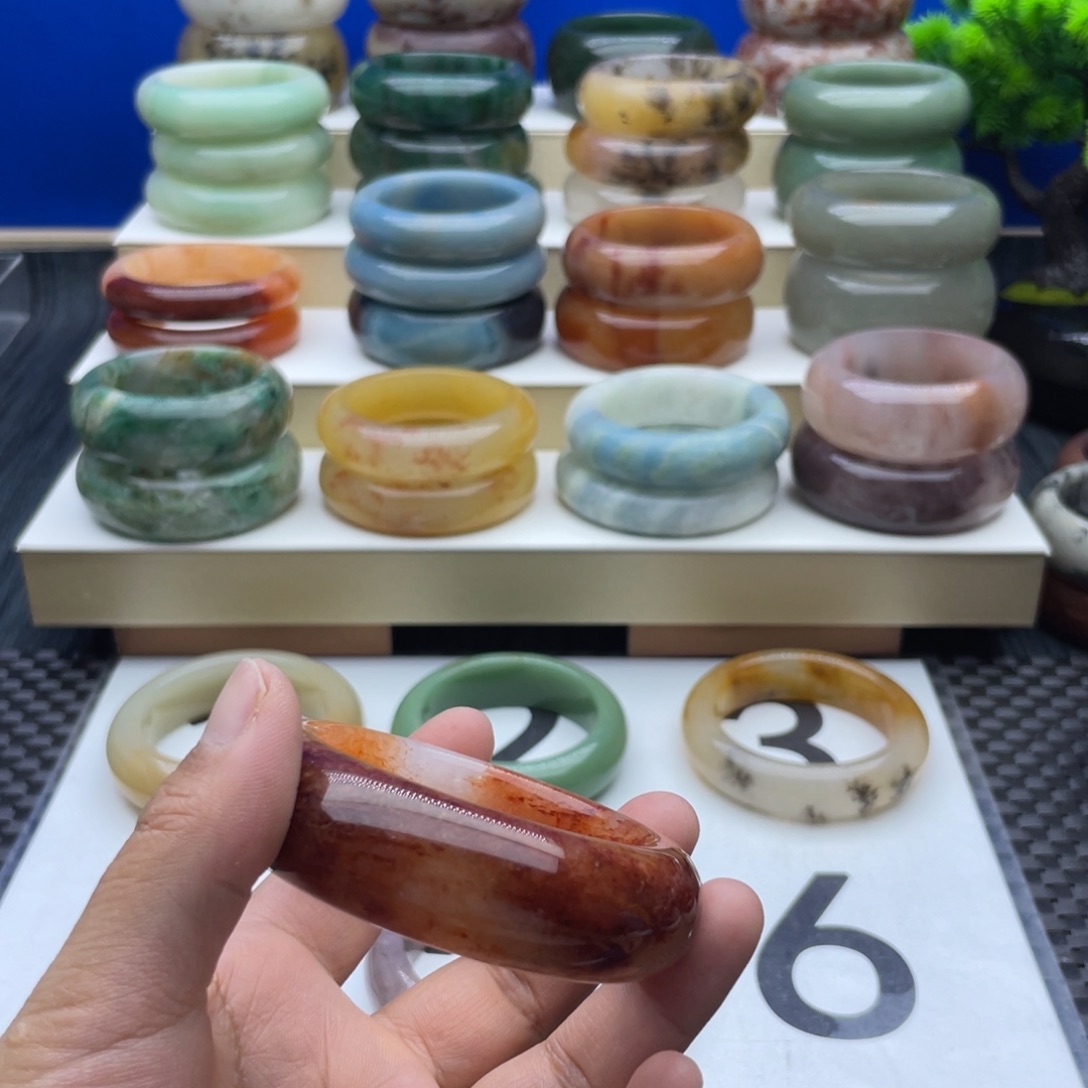 石英质玉手镯未镶嵌笑*风