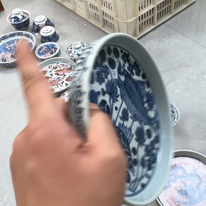 瓷片青花鱼藻大壶乘景德镇